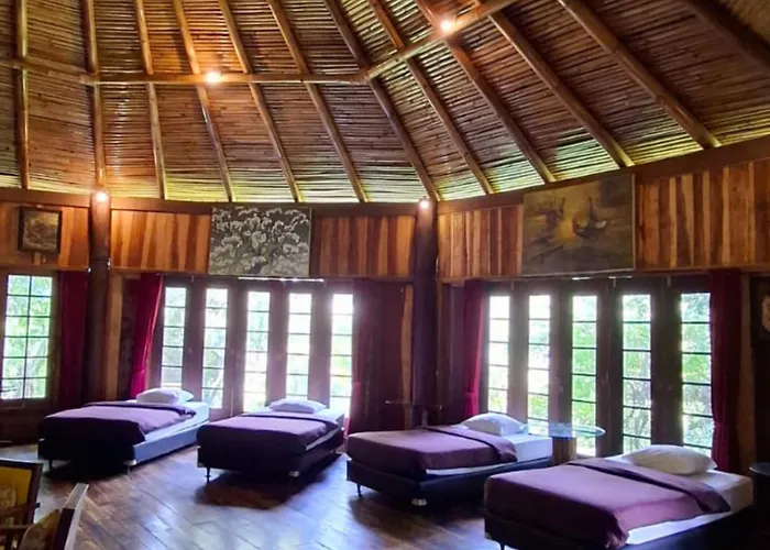 Warung Rekreasi Hotel *