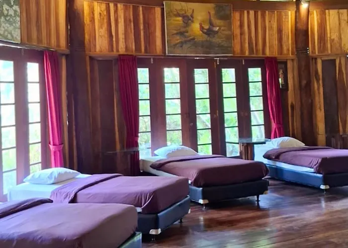 Hotel Warung Rekreasi *