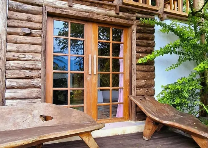 Warung Rekreasi Hotel *