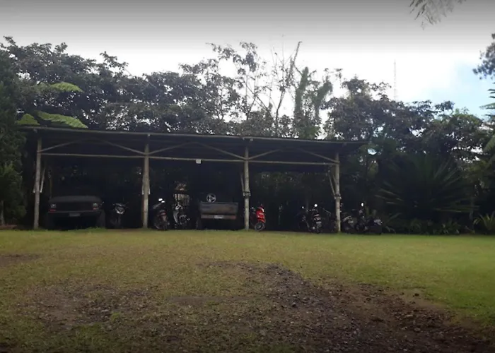 Warung Rekreasi Hotel *